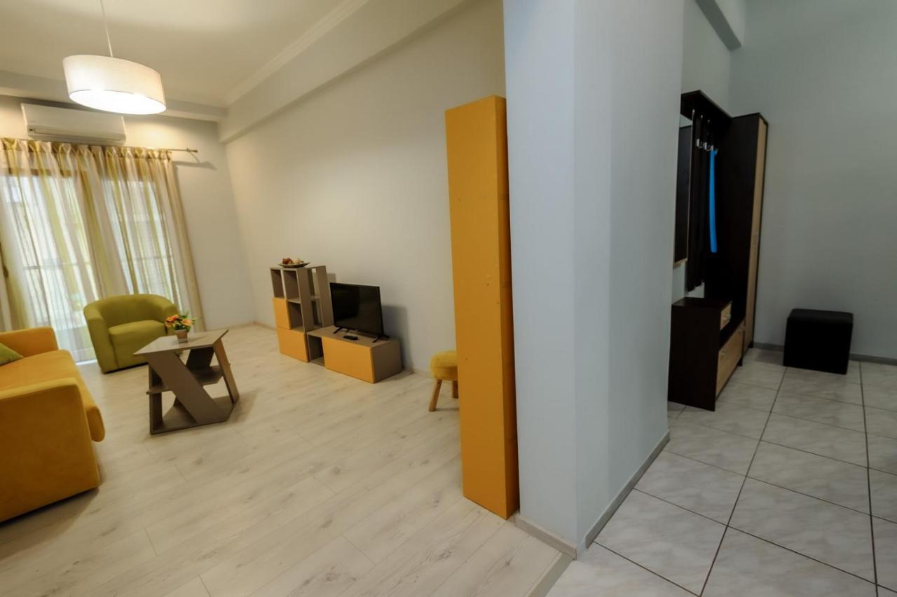 4 Colours Apartment Thessaloniki Exterior photo