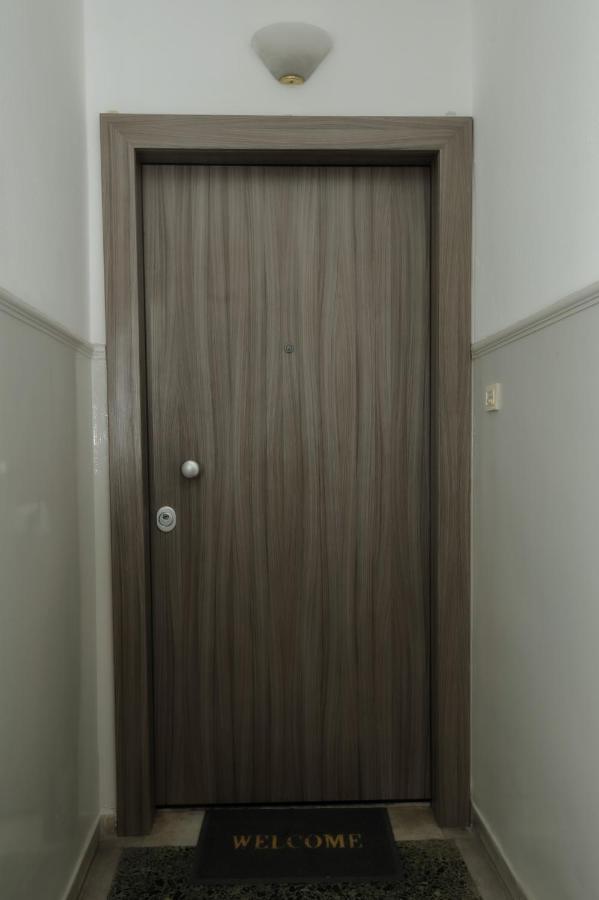 4 Colours Apartment Thessaloniki Exterior photo
